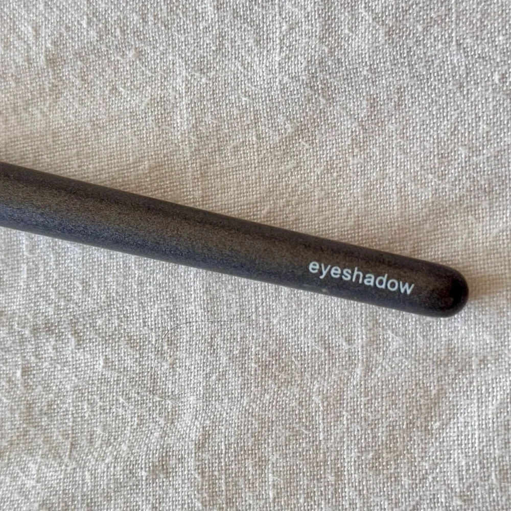 VASANTI Flat Eyeshadow Makeup Brush